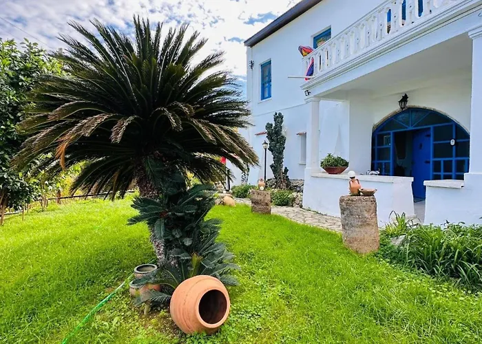 Dome Hotel & Casino Central Kyrenia ! ホテル 4*