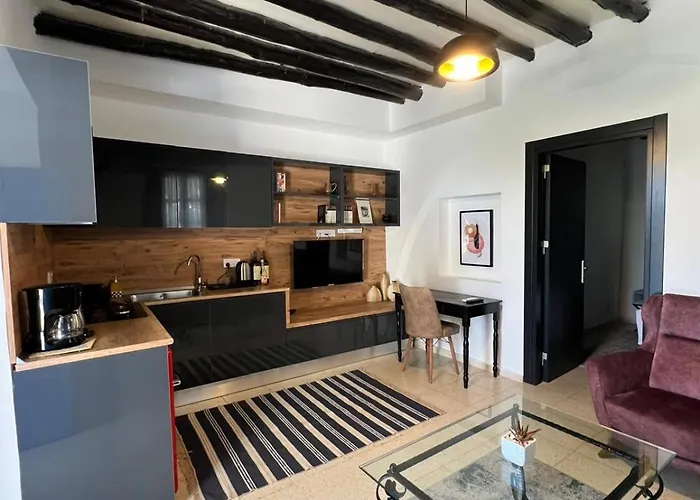 Dome Hotel & Casino Central Kyrenia ! ホテル キレニア