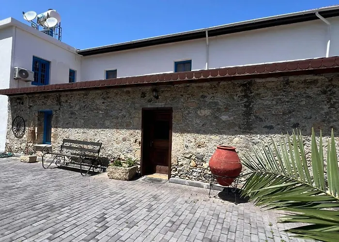 Dome Hotel & Casino Central Kyrenia ! 4* キレニア